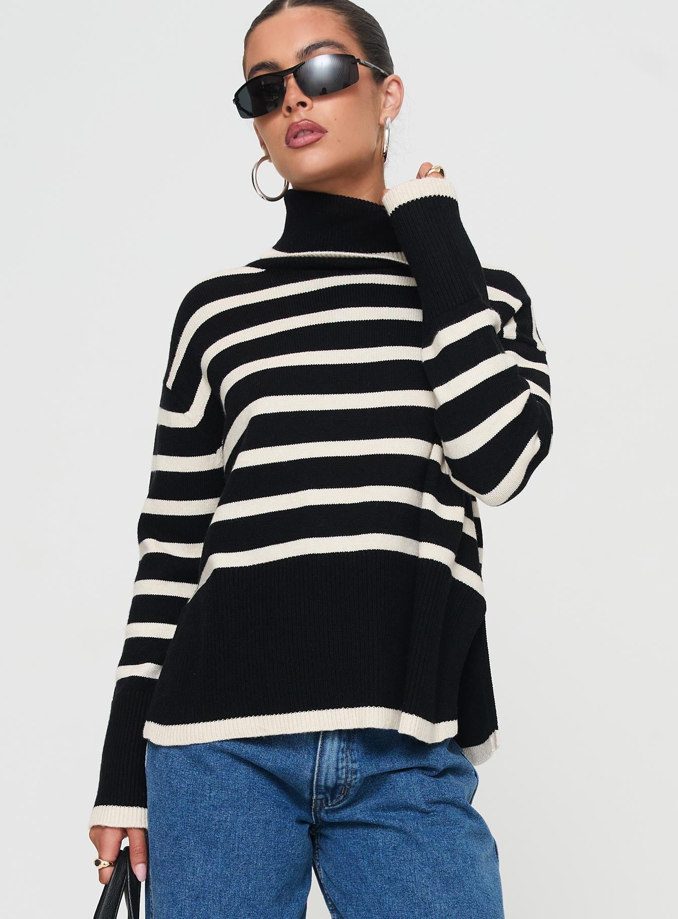 Latch Turtle Neck Stripe Sweater Black / White