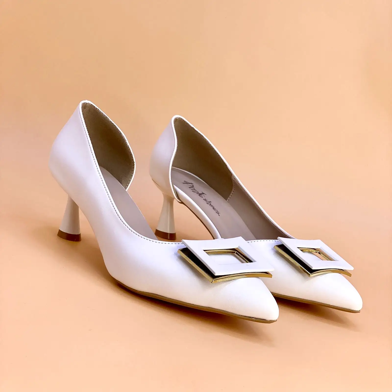 NEW ,  WOMEN SHOES HEELS W304